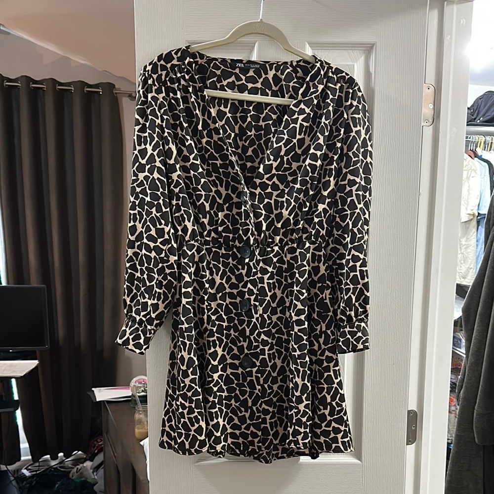Zara animal print button down dress Size M